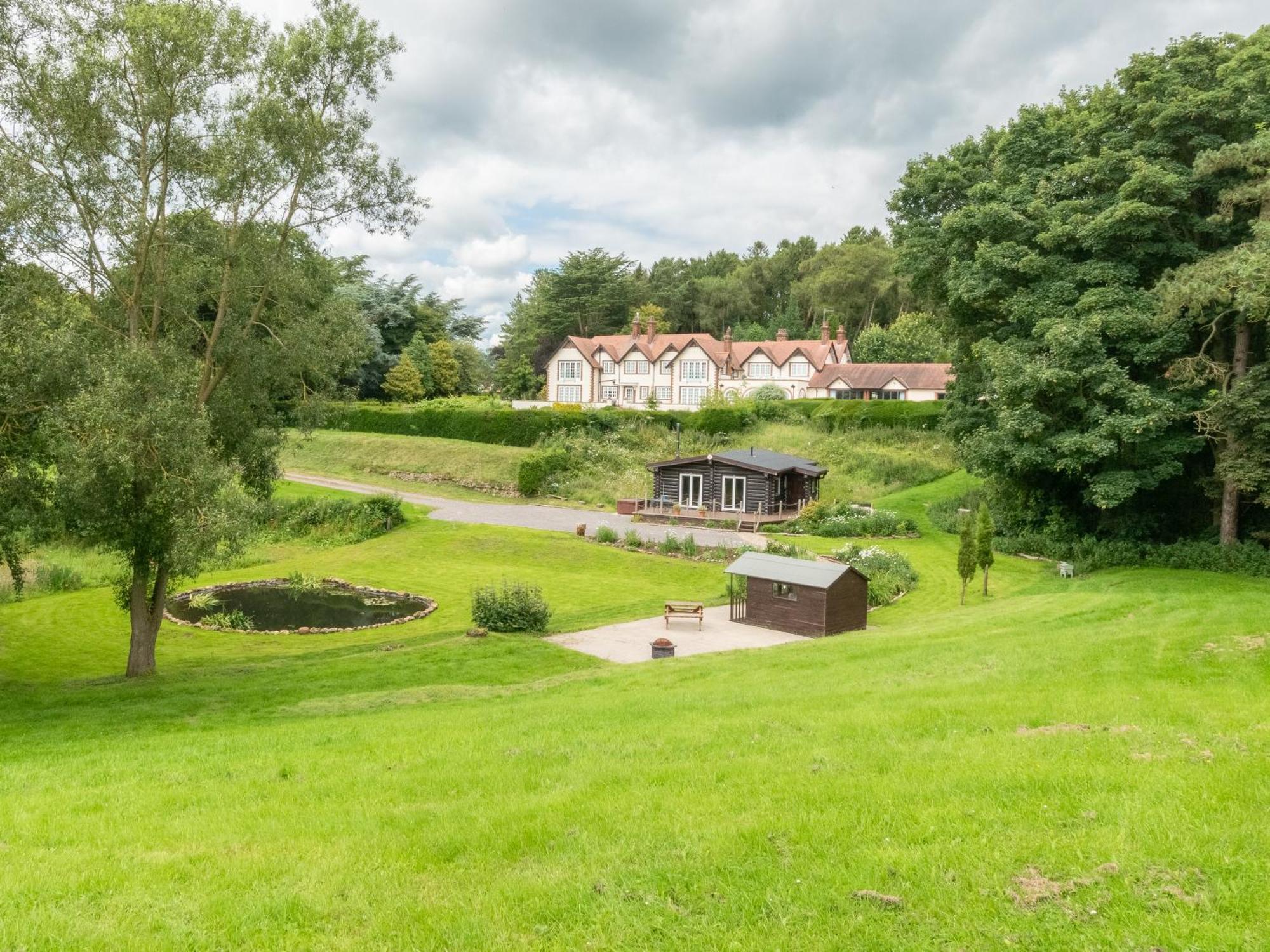 The Log At Irton Manor Holiday home